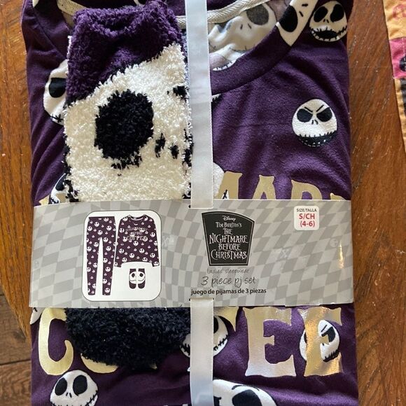 New 3 Piece PJ set The Nightmare before Christmas size s (4-6) - Picture 3 of 7